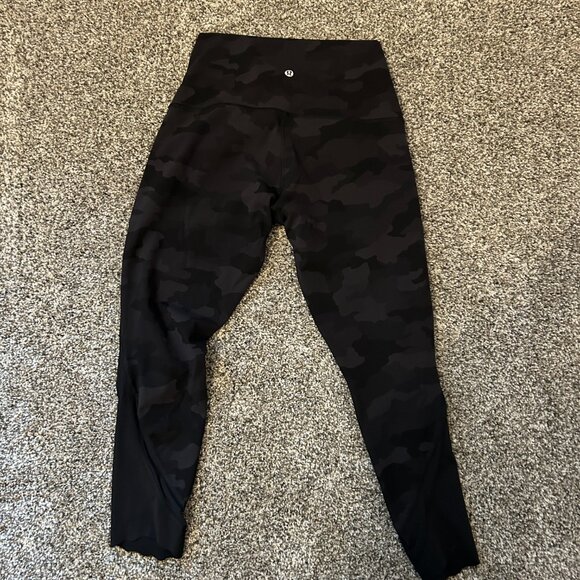 Lululemon Wunder Under Scalloped Hem High Rise Cropped Leggings, size 8 - Picture 7 of 9